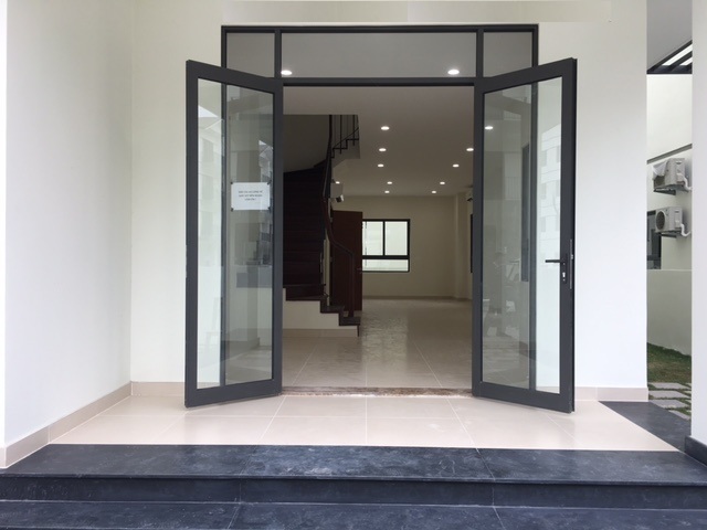 CỬA ĐI MỞ QUAY XINGFA HỆ 55